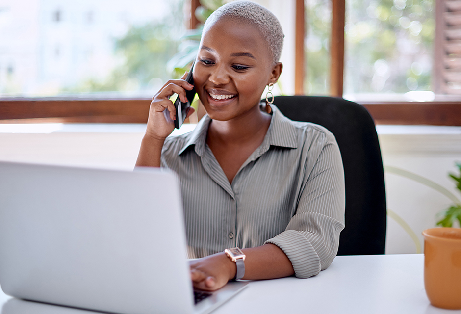Tax professional discussing 2026 advance premium tax credit repayment rules with a Marketplace health insurance client