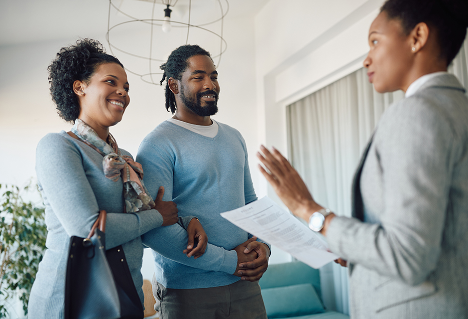 Tax professional checklist to avoid IRS mistakes: review SSN, bank info, credits, and signatures before filing.