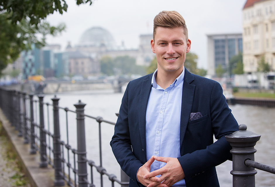 Discover the key differences between the foreign earned income exclusion (FEIE) and the foreign tax credit (FTC). Learn how U.S. taxpayers with foreign income can avoid double taxation, meet IRS requirements, and choose the right strategy for maximum tax savings.