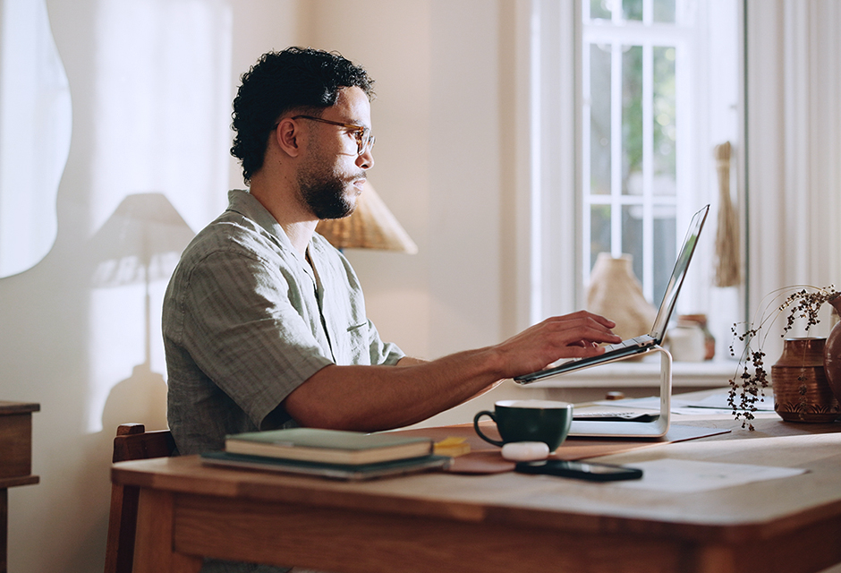 Tax-exempt nonprofit treasurer reviews Form 990, 990-EZ, and 990-N filing thresholds based on gross receipts, assets, deadlines, and e-filing rules
