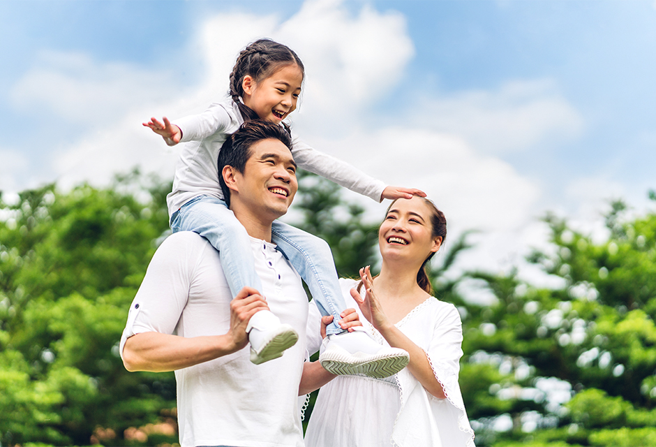 Tax preparer reviewing Form 8867 checklist to ensure EIC due diligence compliance and avoid costly IRS penalties